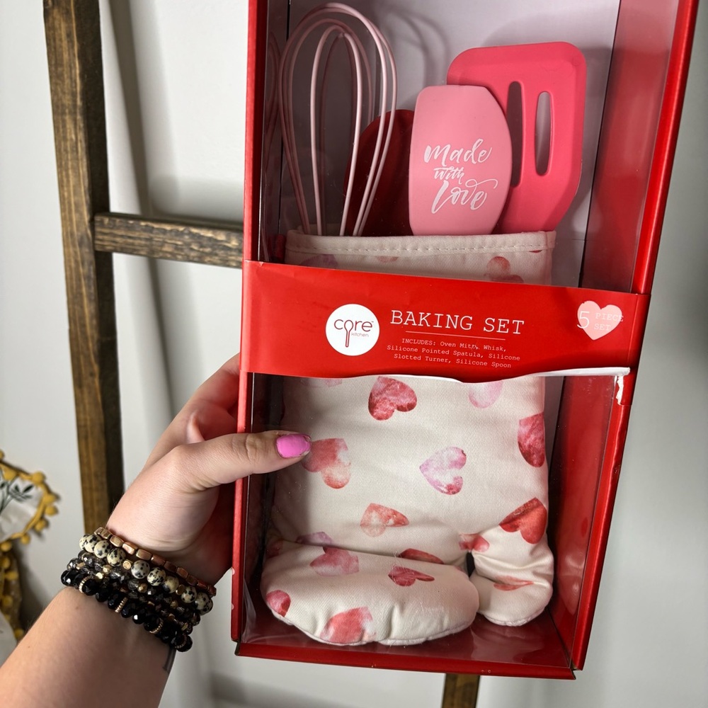 Baking Set Core Kitchen with Heart Design Baking Set - Picture 2 of 3